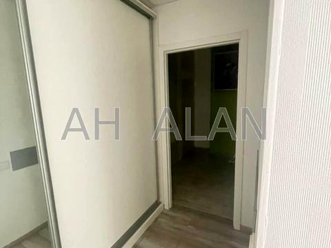 комерційна за адресою Болсуновська вул. (Сергія Струтинського), 8