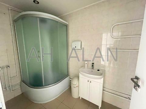 комерційна за адресою Болсуновська вул. (Сергія Струтинського), 8