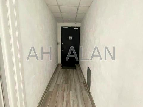 комерційна за адресою Болсуновська вул. (Сергія Струтинського), 8