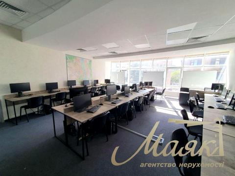 комерційна за адресою Євгена Коновальця вул. (Щорса), 36-Д