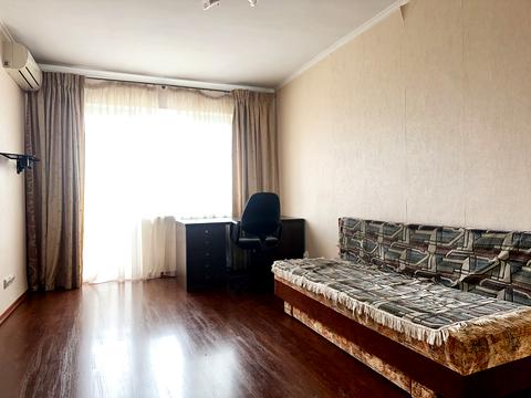 квартира за адресою Євгена Чикаленка вул., 54/2