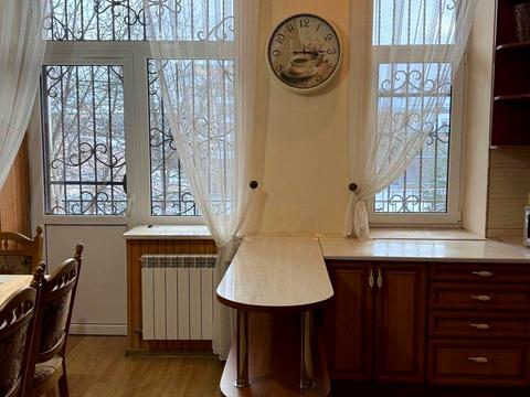 квартира за адресою Пекарська вул., 38