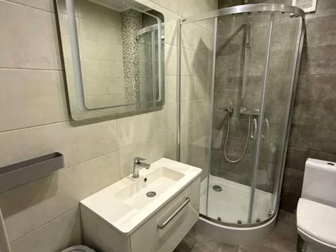 квартира за адресою Левка Лук'яненка вул. (Василя Жуковського), 16, 18, 20, 24