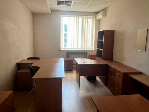 комерційна за адресою Міхновського бульвар, 38