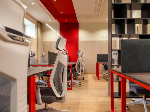 коммерческая по адресу Антоновича ул. (Горького), 9