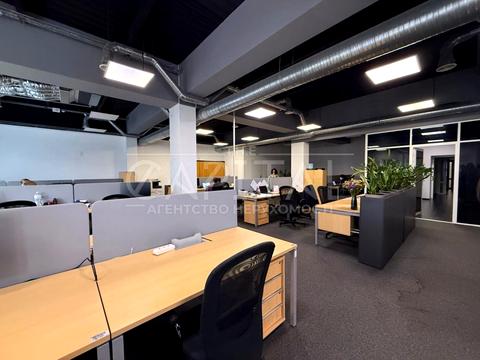 комерційна за адресою Сім'ї Прахових вул. (Гайдара), 27