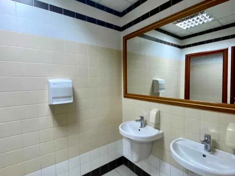 комерційна за адресою Новокостянтинівська вул., 13/10