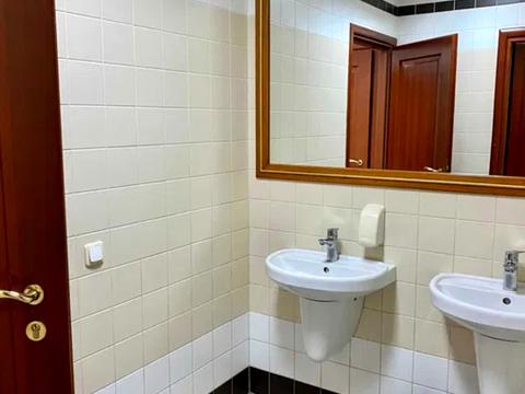 комерційна за адресою Новокостянтинівська вул., 13/10