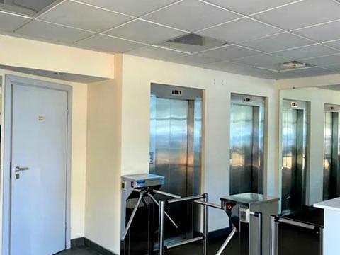 комерційна за адресою Новокостянтинівська вул., 13/10