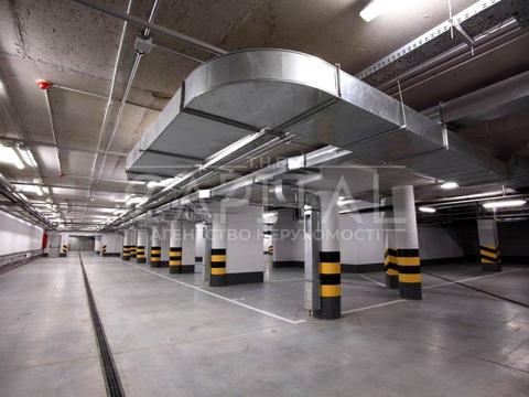 паркоместо по адресу Андрея Верхогляда ул. (Михайла Драгомирова), 19-Б