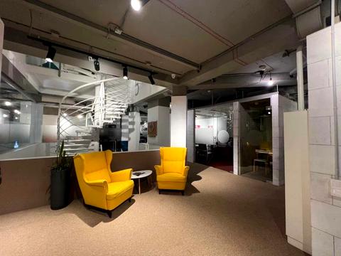 комерційна за адресою Вадима Гетьмана вул., 6