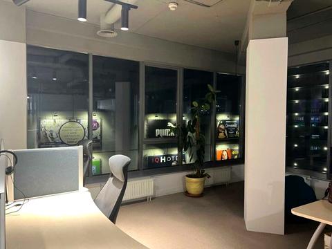 комерційна за адресою Вадима Гетьмана вул., 6