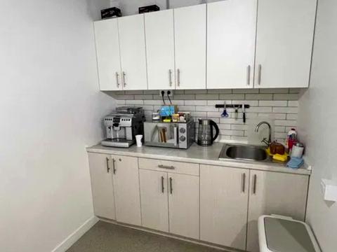 комерційна за адресою Вадима Гетьмана вул., 6