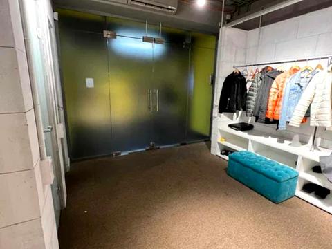 комерційна за адресою Вадима Гетьмана вул., 6