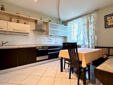 квартира за адресою Київ, Феодосійський пров., 14