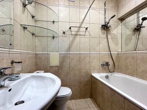 квартира за адресою Київ, Феодосійський пров., 14