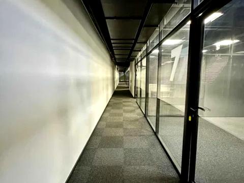 комерційна за адресою Вадима Гетьмана вул., 6