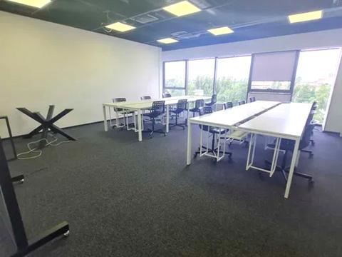 комерційна за адресою Вадима Гетьмана вул., 6