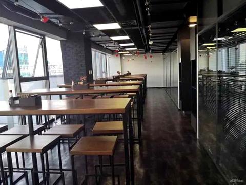 комерційна за адресою Вадима Гетьмана вул., 6