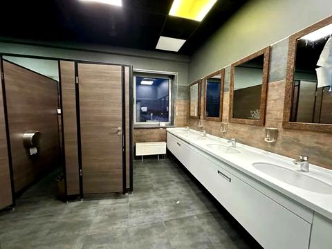 комерційна за адресою Вадима Гетьмана вул., 6