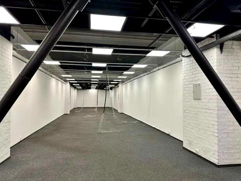 комерційна за адресою Вадима Гетьмана вул., 6