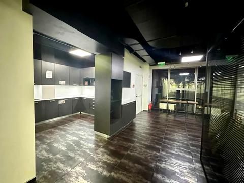 комерційна за адресою Вадима Гетьмана вул., 6