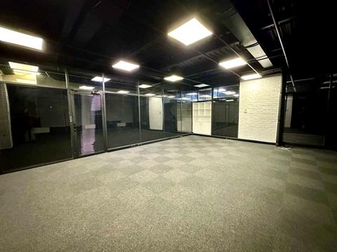 комерційна за адресою Вадима Гетьмана вул., 6