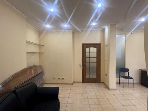 комерційна за адресою Миколи Бажана просп., 1-М