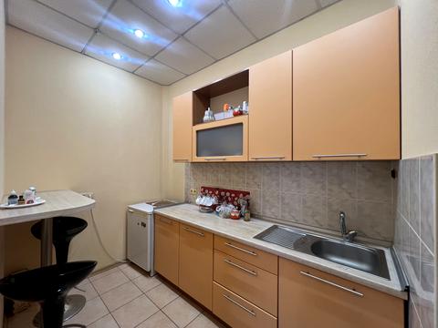 комерційна за адресою Миколи Бажана просп., 1-М