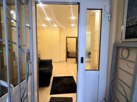 комерційна за адресою Миколи Бажана просп., 1-М