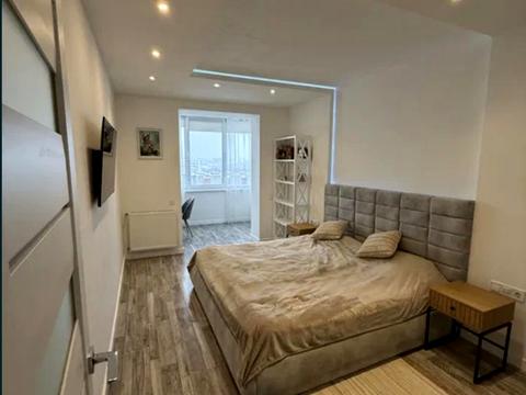 квартира по адресу Ивана Пулюя ул., 40/13