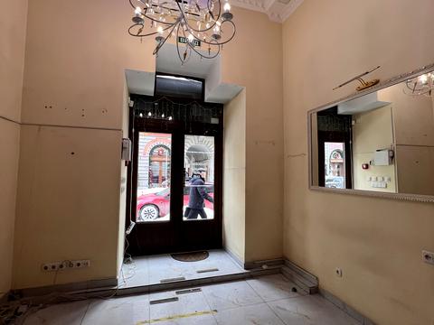 коммерческая по адресу Свободы просп. (Ленина), 1/3