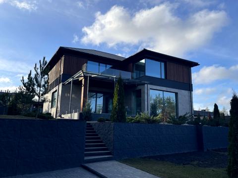 будинок за адресою Квітнева вул.