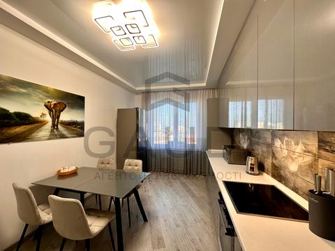 квартира за адресою Літературна вул., 8