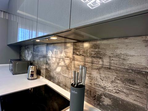 квартира за адресою Літературна вул., 8