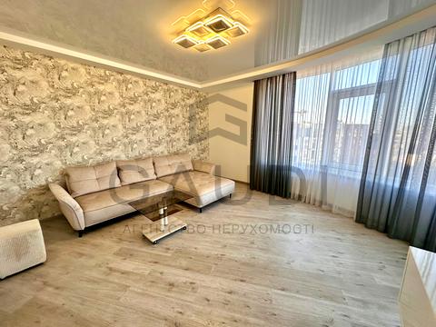 квартира за адресою Літературна вул., 8