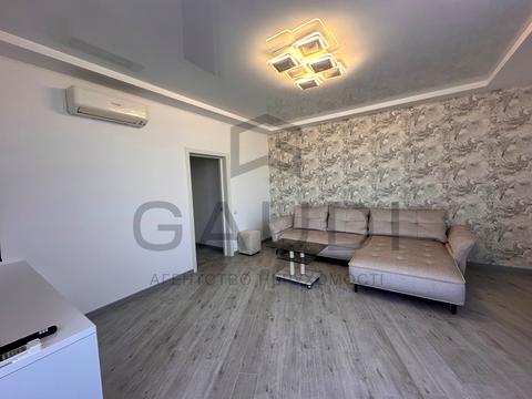 квартира за адресою Літературна вул., 8