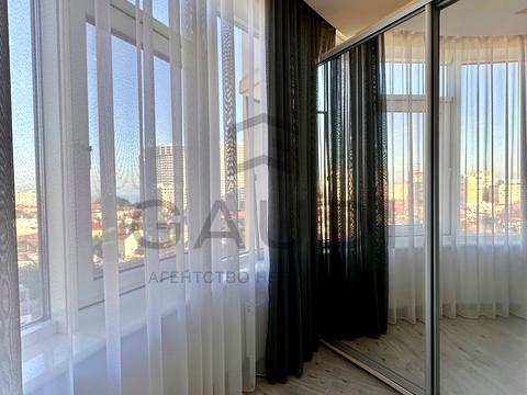 квартира за адресою Літературна вул., 8