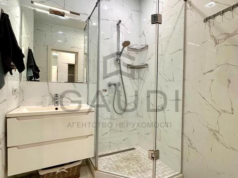 квартира за адресою Літературна вул., 8