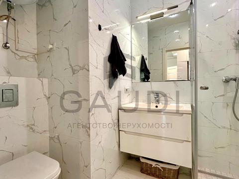 квартира за адресою Літературна вул., 8