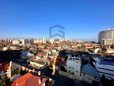 квартира за адресою Літературна вул., 8