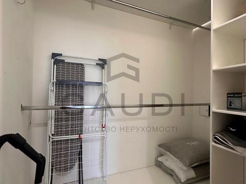 квартира за адресою Літературна вул., 8