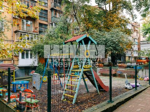комерційна за адресою Київ, Дмитрівська вул., 82