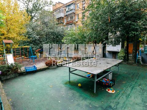 комерційна за адресою Київ, Дмитрівська вул., 82