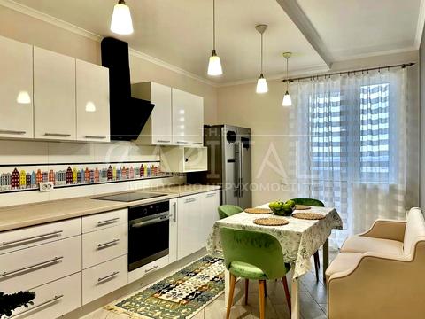 квартира за адресою Героїв полку "Азов" вул. (Маршала Малиновського), 8