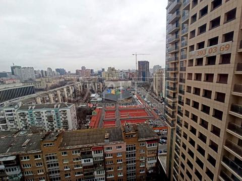 комерційна за адресою Антоновича вул. (Горького), 103-А