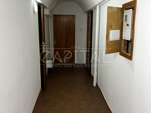 комерційна за адресою Антоновича вул. (Горького), 103-А