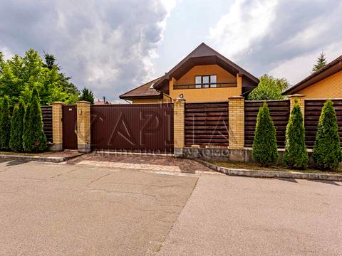 будинок за адресою приозерна