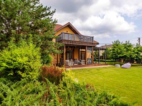 будинок за адресою приозерна