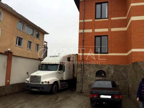 комерційна за адресою Північна вул., 2